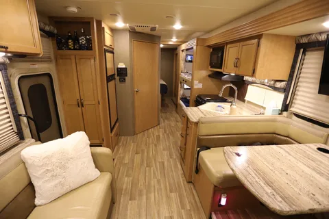 Westley's Thor Motor Coach 31.1bh Class A