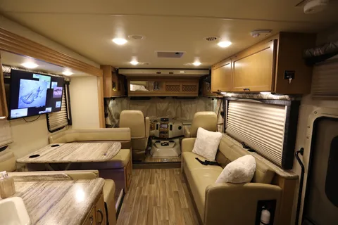 Westley's Thor Motor Coach 31.1bh Class A