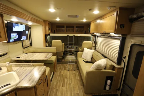 Westley's Thor Motor Coach 31.1bh Class A