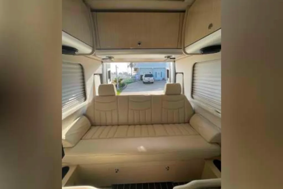2016 Mercedes Airstream Interstate 3500 EXT Lounge Wardrobe