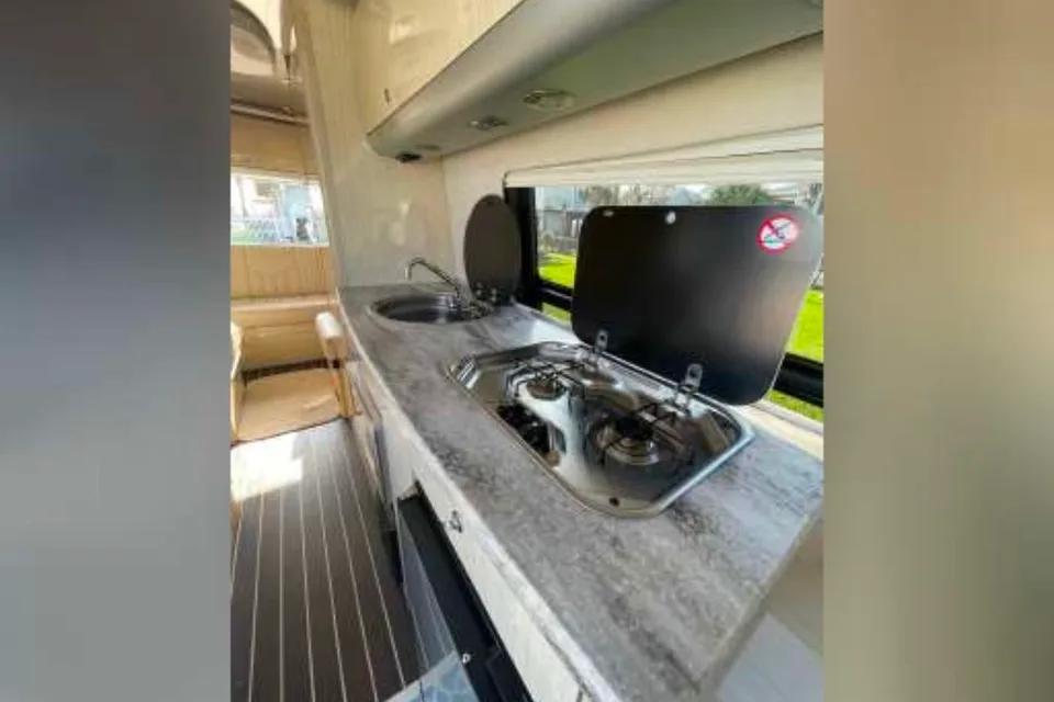 2016 Mercedes Airstream Interstate 3500 EXT Lounge Wardrobe