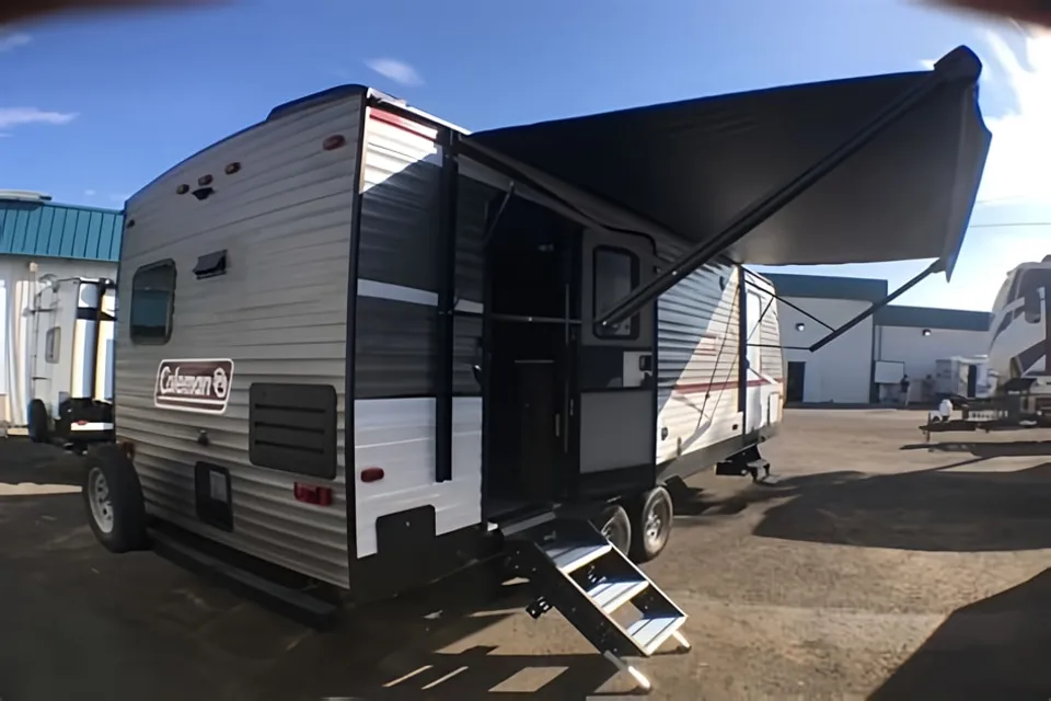 Camelia & Michael's 2020 Coleman Lantern 264RLWE 