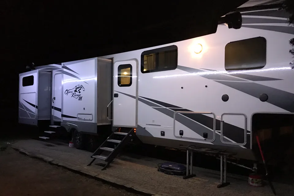Highland Ridge Open Range 3X427BHS Fifth Wheel with Optional Wi-Fi