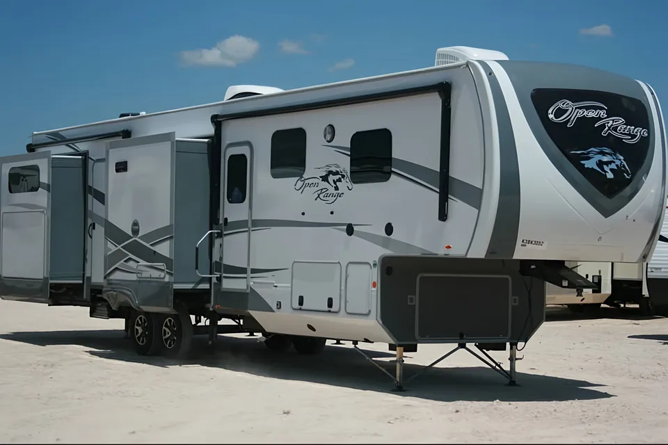 Highland Ridge Open Range 3X427BHS Fifth Wheel with Optional Wi-Fi