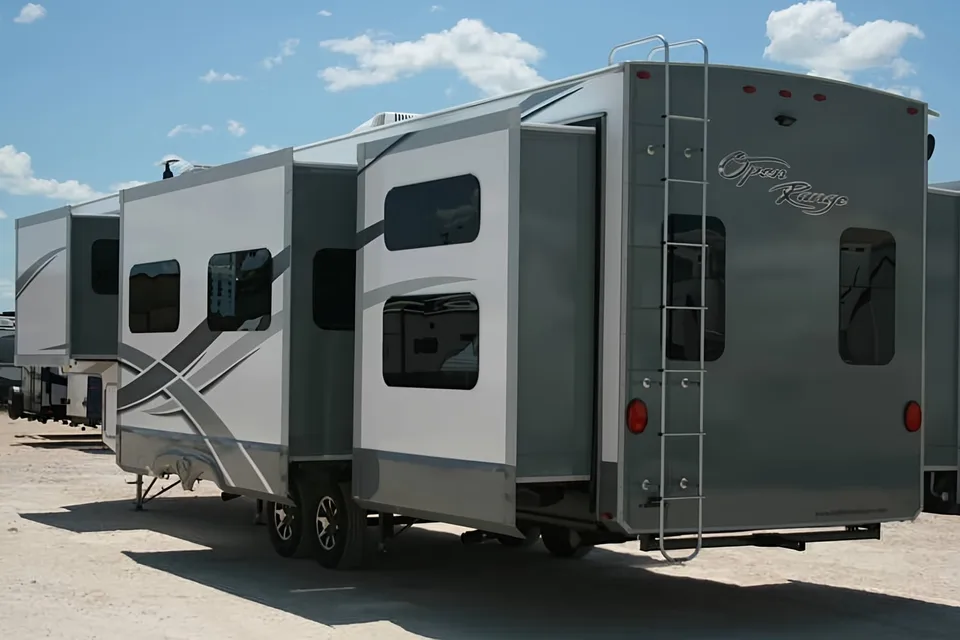 Highland Ridge Open Range 3X427BHS Fifth Wheel with Optional Wi-Fi