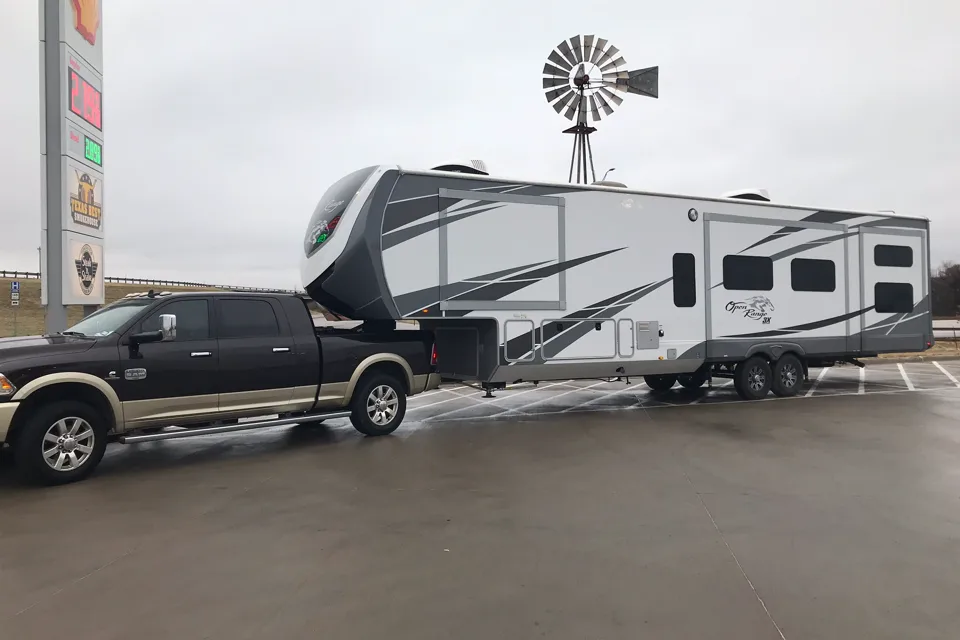Highland Ridge Open Range 3X427BHS Fifth Wheel with Optional Wi-Fi