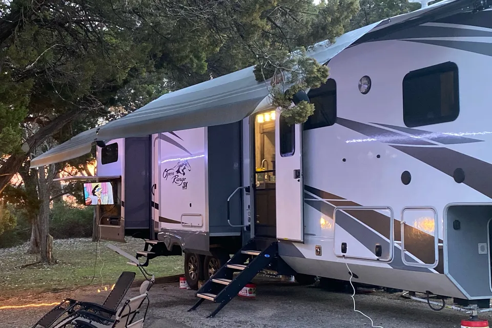 Highland Ridge Open Range 3X427BHS Fifth Wheel with Optional Wi-Fi