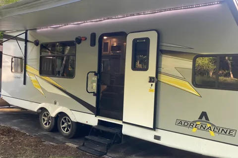 Robert's Coachmen Adrenaline  Toy Hauler