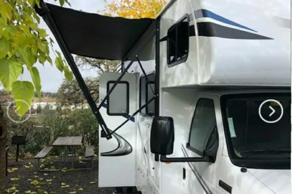 Bella-Sleep 8 - 10 2018 Forest River Sunseeker RV