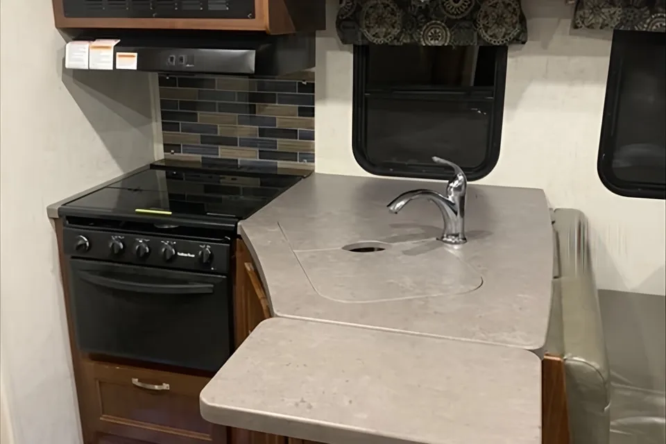 Bella-Sleep 8 - 10 2018 Forest River Sunseeker RV