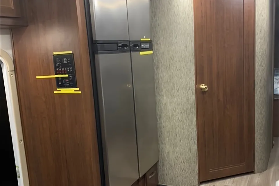 Bella-Sleep 8 - 10 2018 Forest River Sunseeker RV