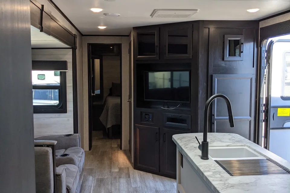 3 Slide 2 Bedroom Jayco 33RBTS