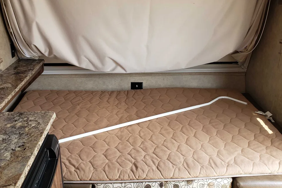 Jamie's Coachmen Clipper 16b Hybrid