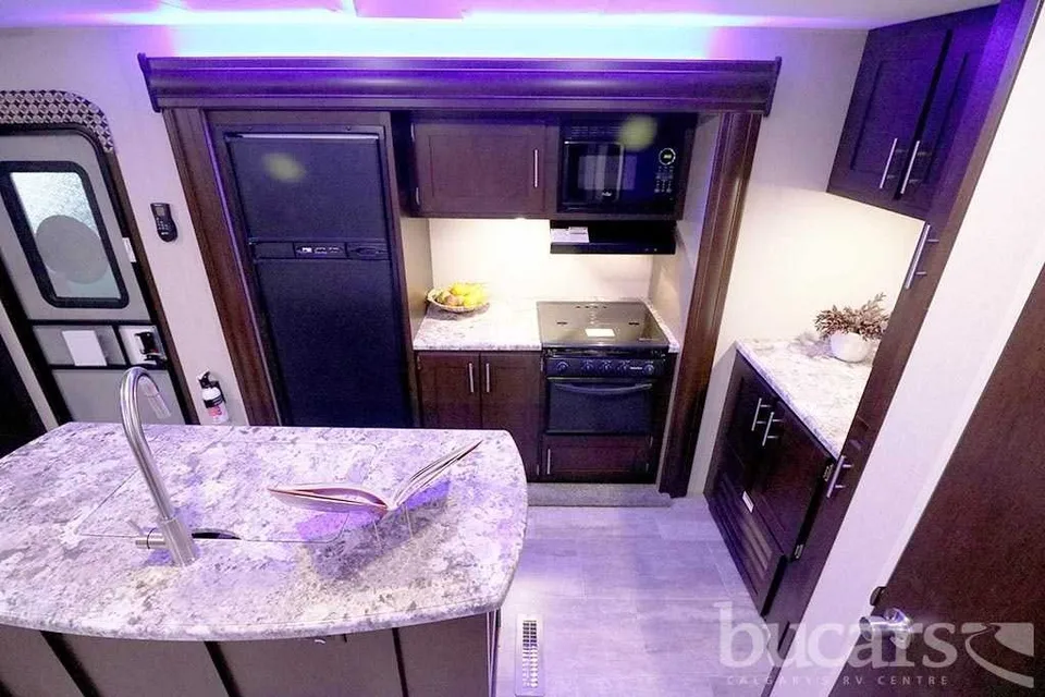 Brand New Luxary RV- Perfect for Kids!