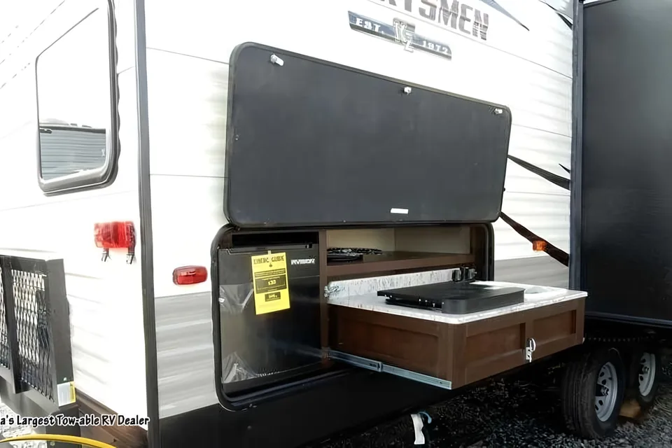 Brand New Luxary RV- Perfect for Kids!