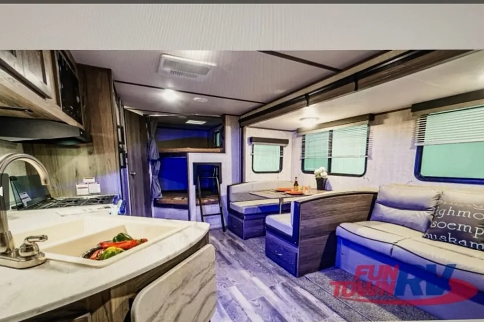 Michael N’ Adriane’s 2021 Gulf Stream 28BBS Kingsport Ranch Travel Trailer Only 3 years New!