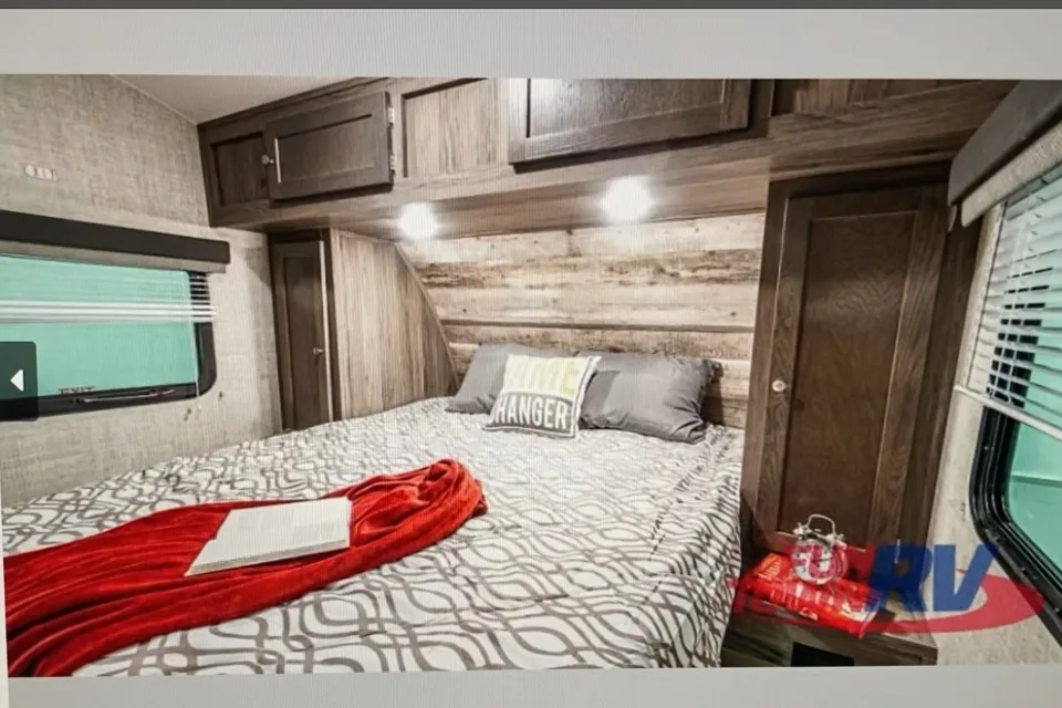 Michael N’ Adriane’s 2021 Gulf Stream 28BBS Kingsport Ranch Travel Trailer Only 3 years New!
