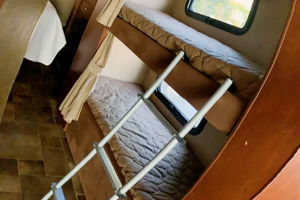 Azriel's Thor Motor Coach Chateau Class C