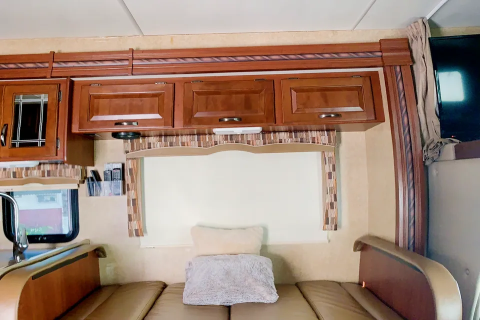 Azriel's Thor Motor Coach Chateau Class C