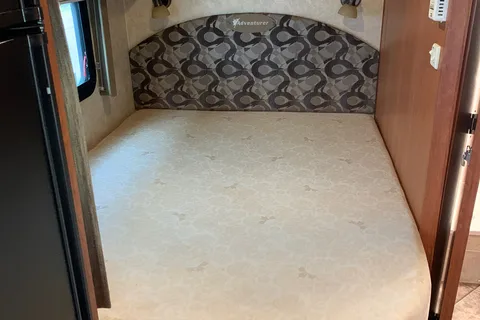 Sleeps 6 - Firefly Class C Motorhome