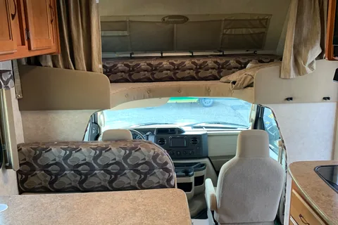 Sleeps 6 - Firefly Class C Motorhome