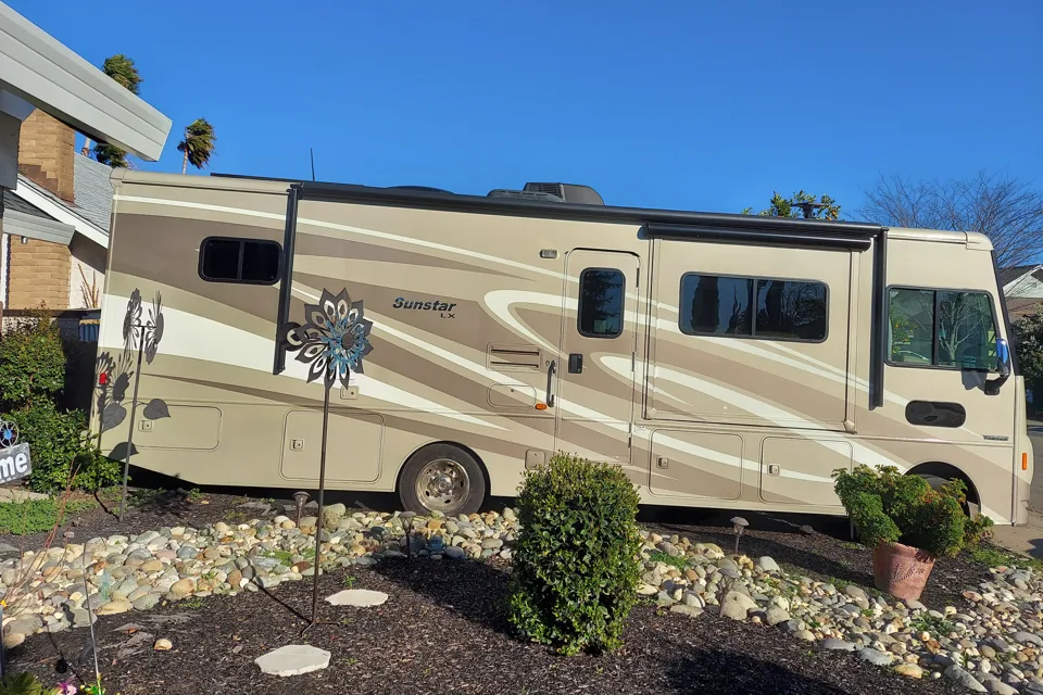 Alan's Sun star Winnebago Class A