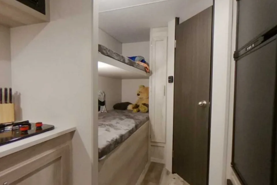 Escape - 191bhk/ Ingersoll