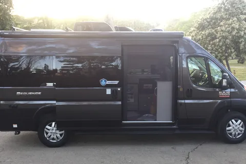 2021 Thor Sequence 20L with Solar and Bike rack Near Loma Linda