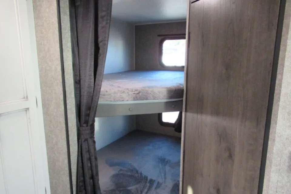 Brand new 26ft 2021 open range travel trailer 