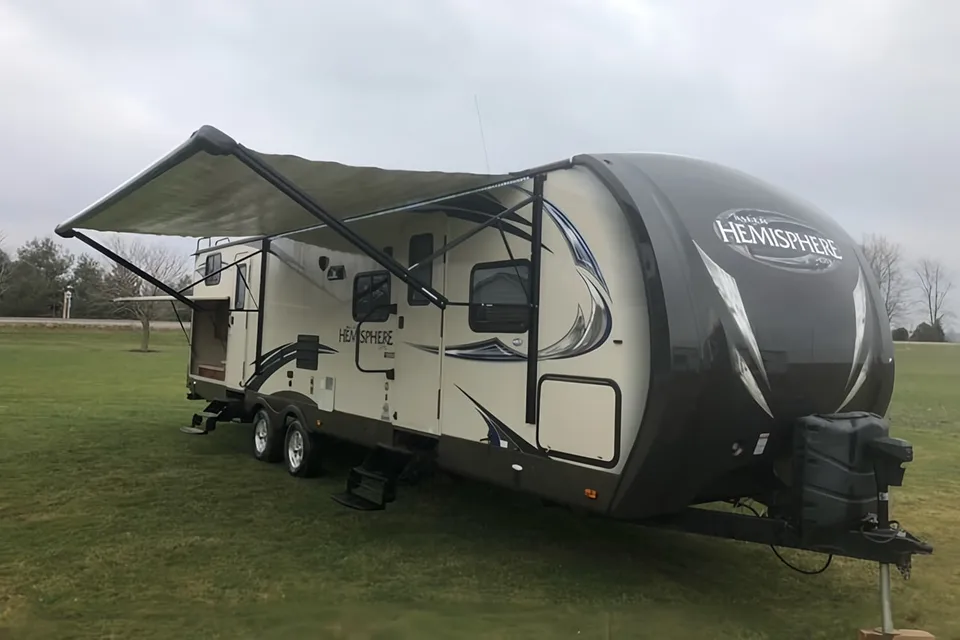 Forest River Salem Hemisphere 312QBUD Travel Trailer
