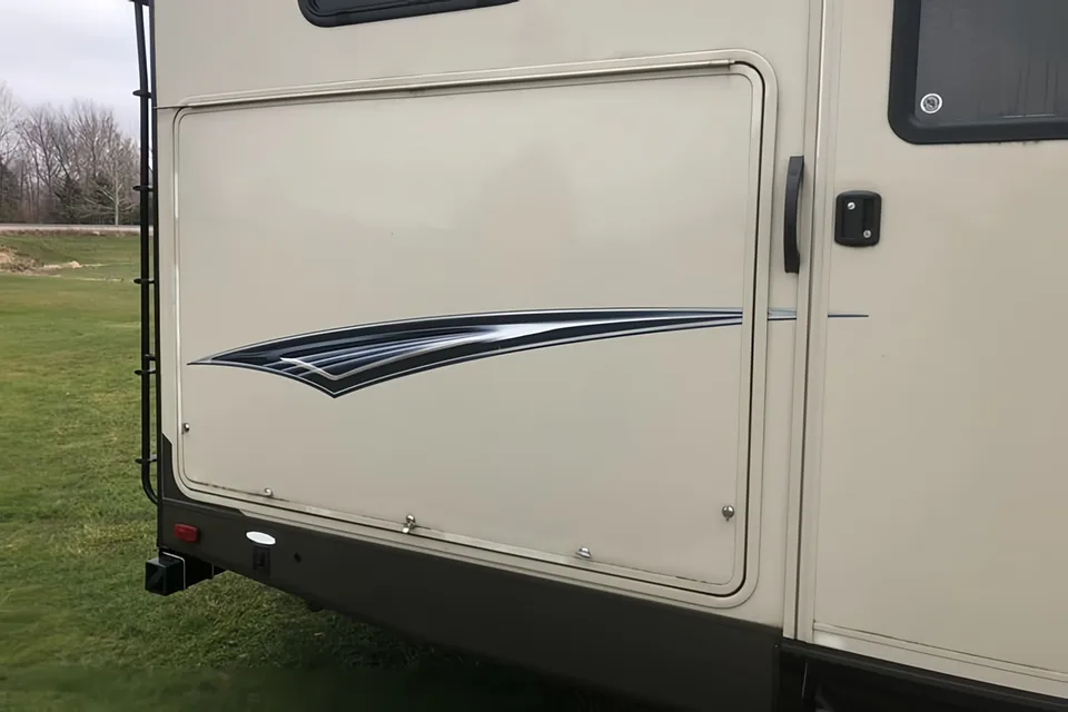 Forest River Salem Hemisphere 312QBUD Travel Trailer