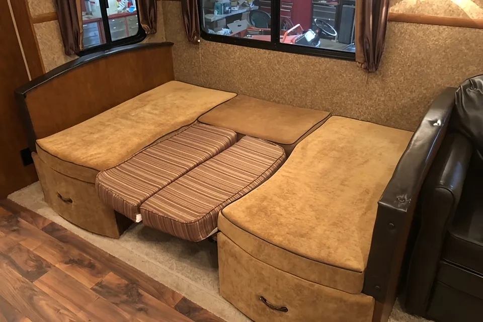Forest River Salem Hemisphere 312QBUD Travel Trailer