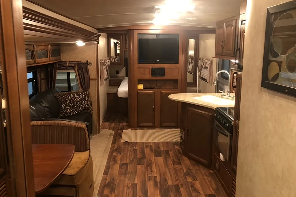 Forest River Salem Hemisphere 312QBUD Travel Trailer