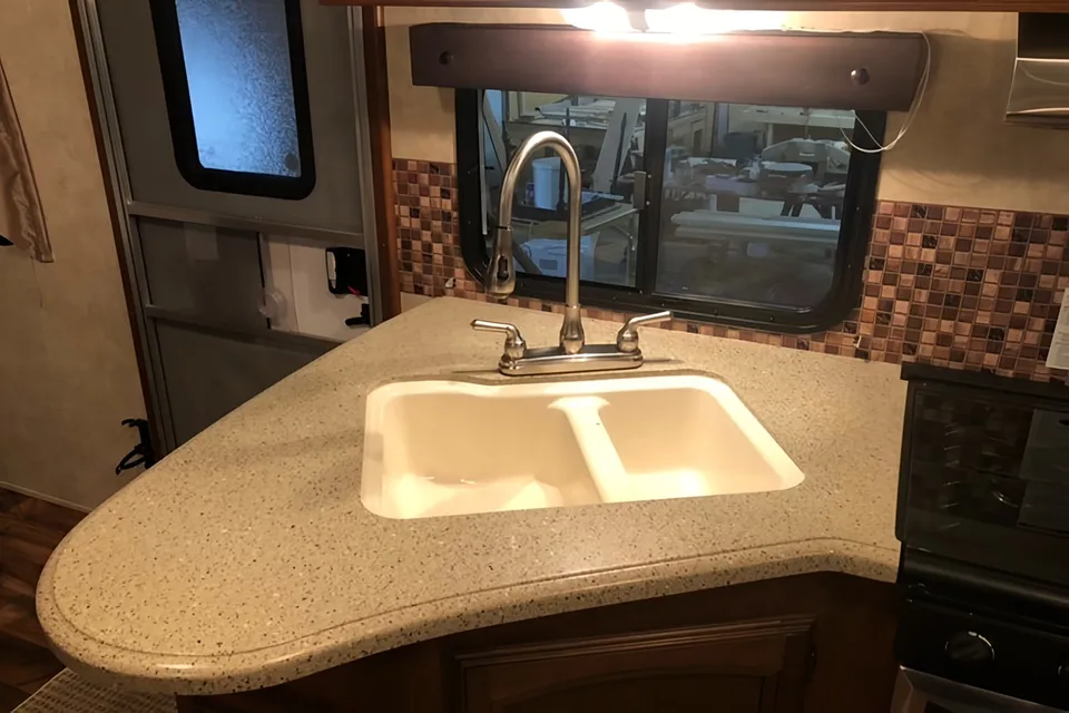 Forest River Salem Hemisphere 312QBUD Travel Trailer