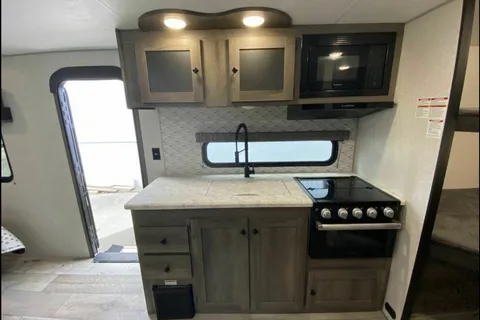 Jeff's 2021 SPORTSMEN 231BHKLE  Travel Trailer