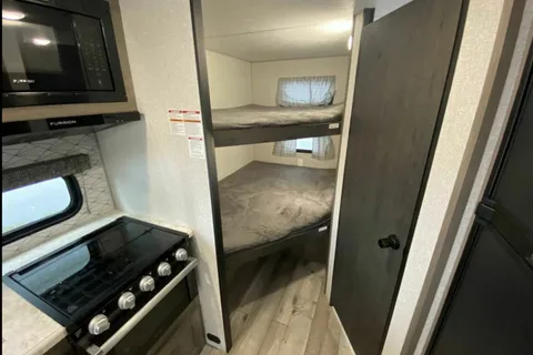 Jeff's 2021 SPORTSMEN 231BHKLE  Travel Trailer