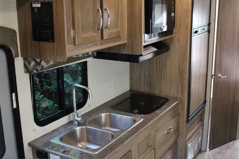 Tonyhai 's 2018 Jayco redhawk  Class C