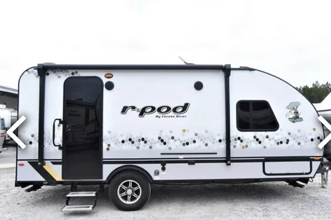 The Lifestyle Collective R-POD  R-POD 195 Travel Trailer