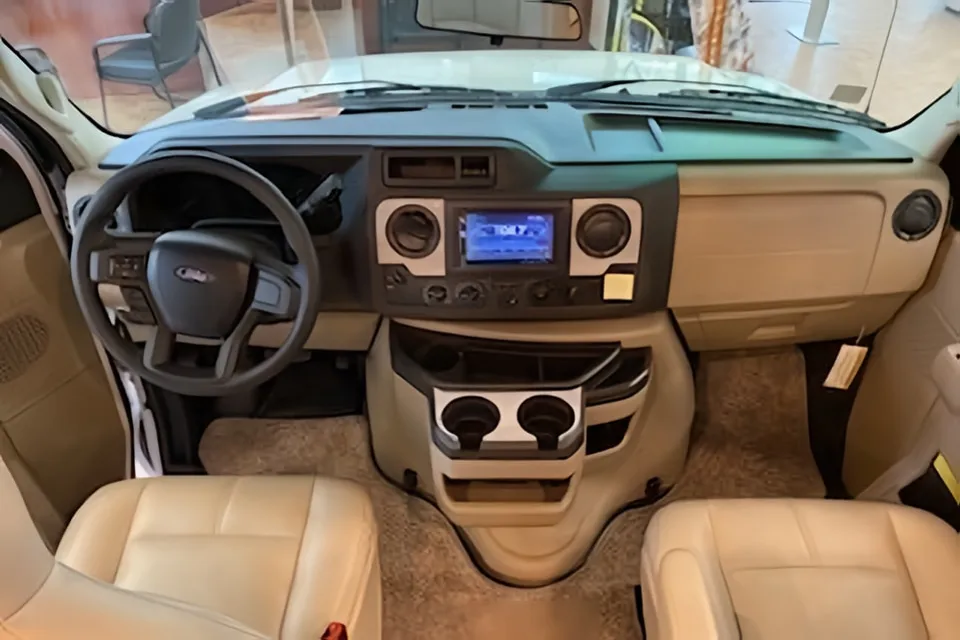 PLR vacations FourWinds 24F Class C motorhome