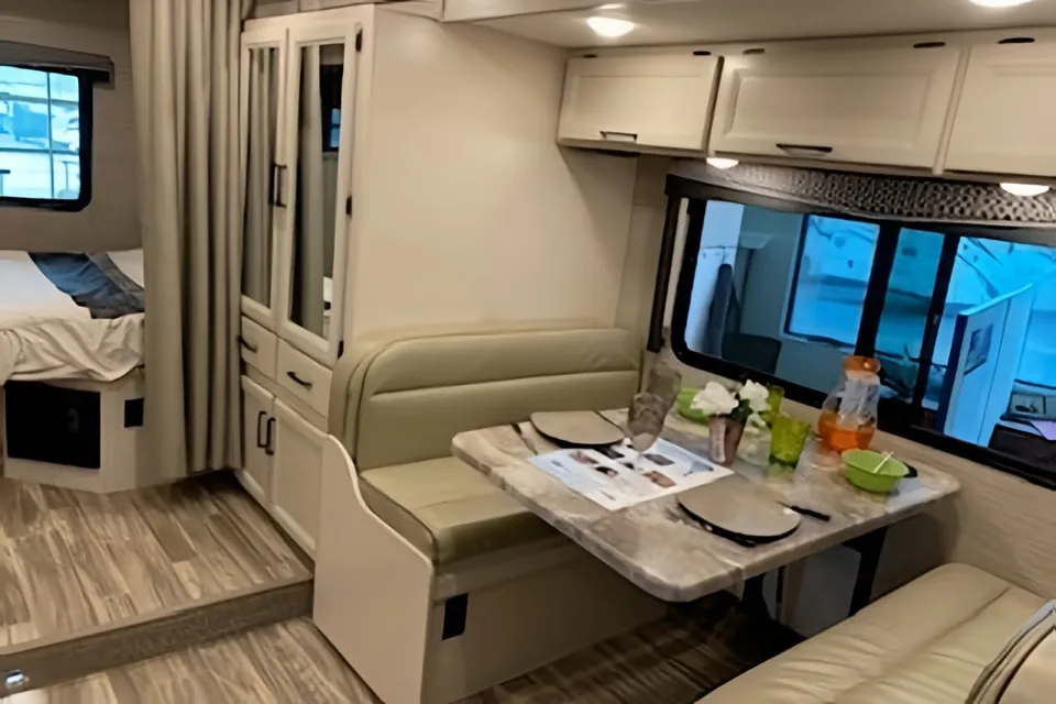 PLR vacations FourWinds 24F Class C motorhome