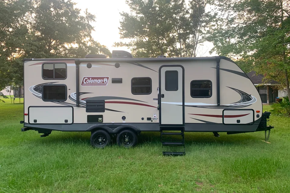 Jenson Coleman 2405BH Travel Trailer