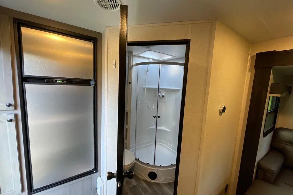 2022 Starcraft Superlite 212FB Travel Trailer