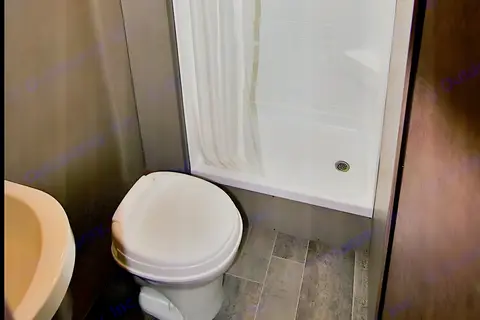 Maggie- 2019 Winnebago Outlook 25j 