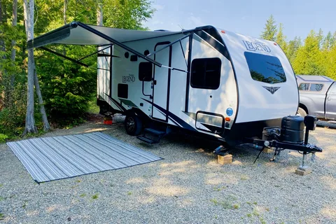 Ashley & Derek’s 2020 Surveyor Legend