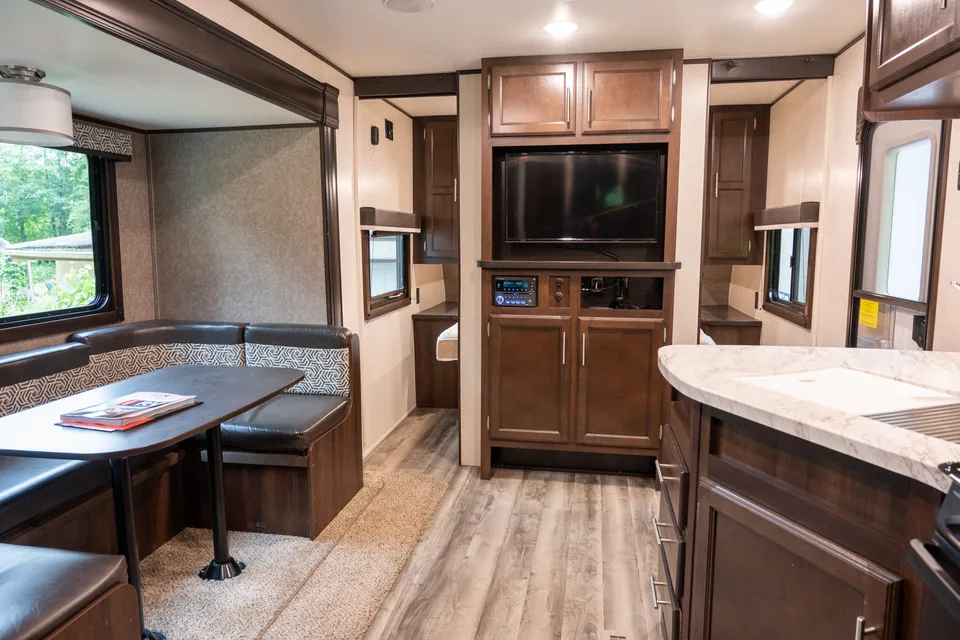 Frank's 2019 Jay Flight SLX 8 Rocky mountain package