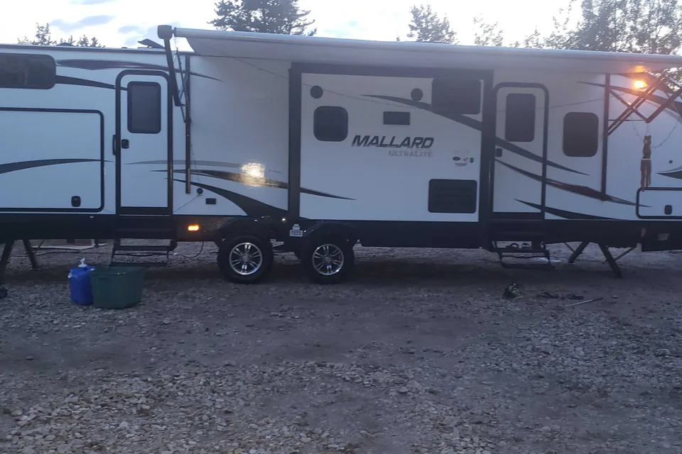 The Rest Nest - Mallard M33 Travel Trailer