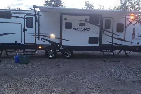 The Rest Nest - Mallard M33 Travel Trailer