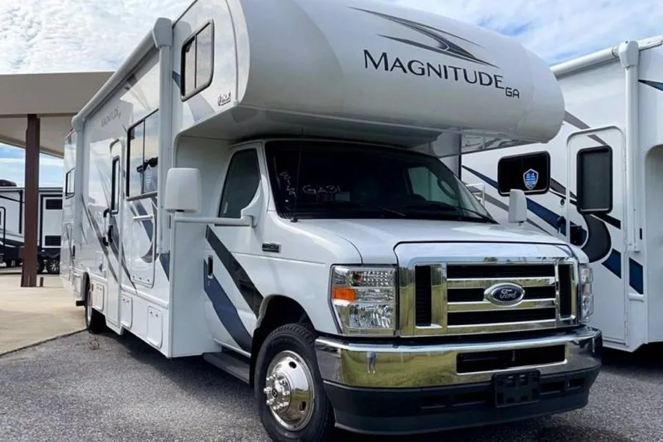 Thor Motor Coach Magnitude BH31 Class C