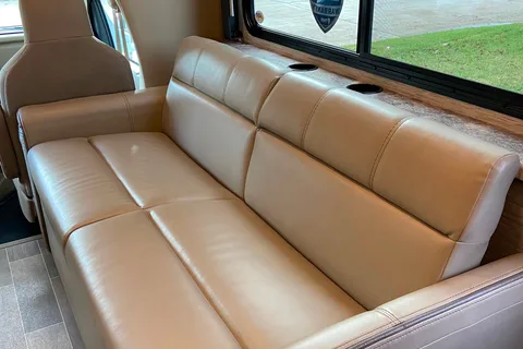 Thor Motor Coach Magnitude BH31 Class C