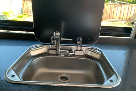 2019 Mercedes 19' Sprinter for Two - Super Clean